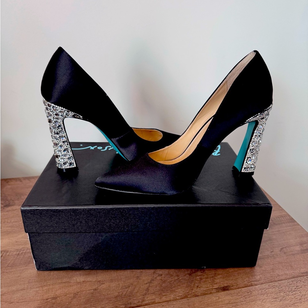 Betsy Johnson Satin Pumps